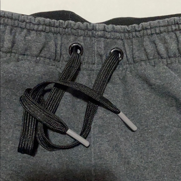 Reebox Men’s Zipper Pocket Sweatpants🤍 - Picture 4 of 7